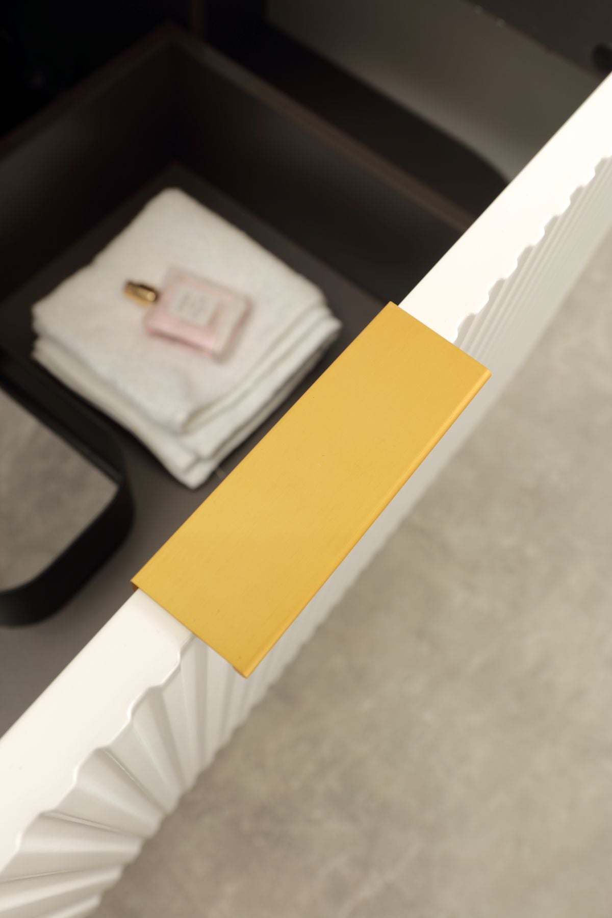 Navona 1800MM Wall Hung Forma Series White Side Drawer Vanities